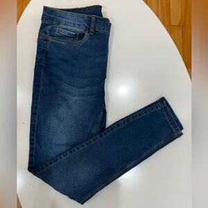 Vero Moda Dark Jeans - Sculpting booty - Stretchy and Soft - Midrise - Size 30